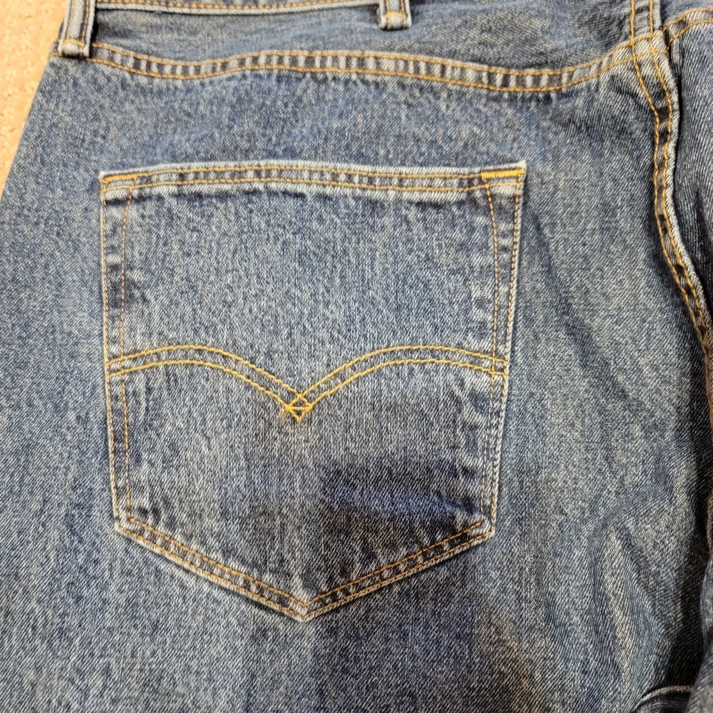 Levi's 501 Button Fly Medium Wash Mens Jeans Straight Leg‎ Size 42w/in30